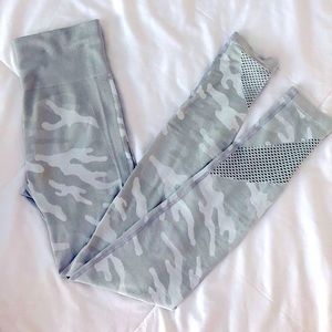Never worn grey camo print work out leggings size M